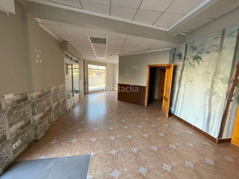 Foto f5d16b58-e162-4488-8496-2bc04923cd34. Local comercial a Águilas