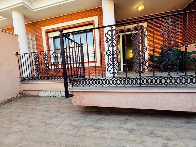 Foto b76efcaa-b40b-48d4-a566-3311718f41c5. Casa adossada amb calefacció a Las Lomas - Las Yucas Águilas