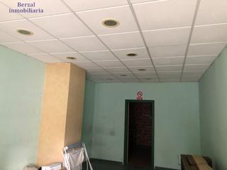 Local Comercial  Calle tirso de molina. Local diáfano, con acceso de aluminio y persiana de seguridad ce