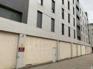 Location Local commercial  Calle paseo del prior. Local comercial, en buena zona.