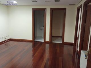 Location Bureau  Calle miguel villanueva. Oficina de 50 m, en alquiler, en pleno centro. junto al espolón.