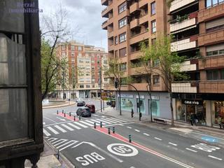 Location Local commercial  Calle vara de rey. Local comercial en centro neurálgico de logroño.