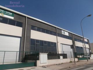 Nau industrial  Calle la rivera. Nave en el sequero