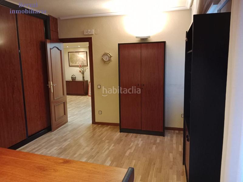 Foto e9de7d9c-56a3-49c9-aae3-9149ce194f87. Rent office space with heating in Casco Antiguo Logroño