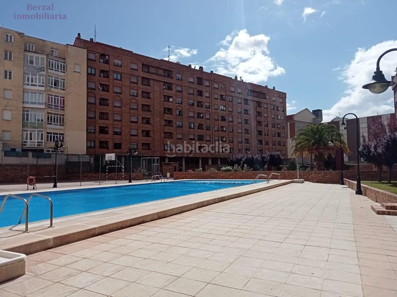 Foto e33d9270-71f7-4867-a313-3457d1d487b6. Pis amb calefacció aparcament piscina a San Millán - Ayuntamiento Logroño