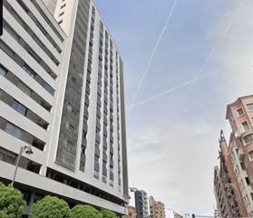 Pis  Calle avenida solidaridad. Piso planta 17 en edificio emblemático del centro de logroño.