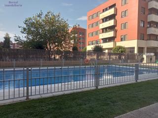 Estudio  Calle picos de urbion. Fantástico merendero de 38 metros construidos en logroño, zona f