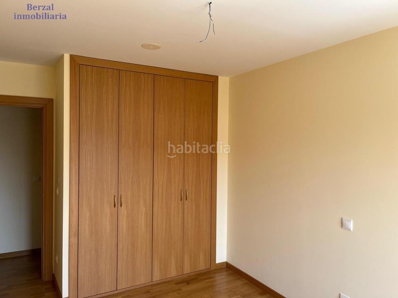 Foto 2c832254-4081-4764-9801-8290fb2e75b9. Pis amb calefacció aparcament piscina a Los Lirios Logroño