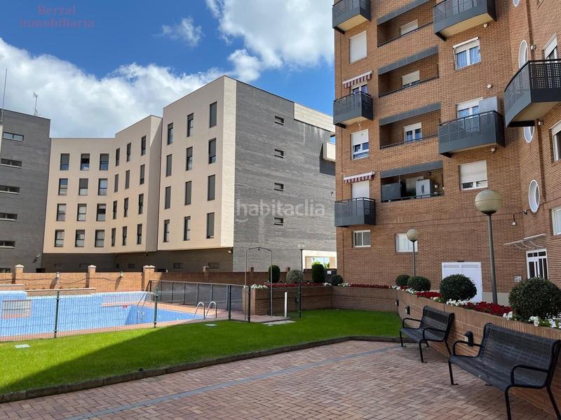 Foto 3d12ecc4-6a0b-4598-a9a5-577e0e992ca1. Pis amb calefacció aparcament piscina a Los Lirios Logroño