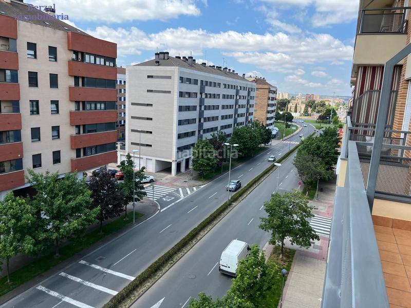 Foto 41672269-0581-4823-9d3e-02f477cf270f. Pis amb calefacció aparcament piscina a Los Lirios Logroño