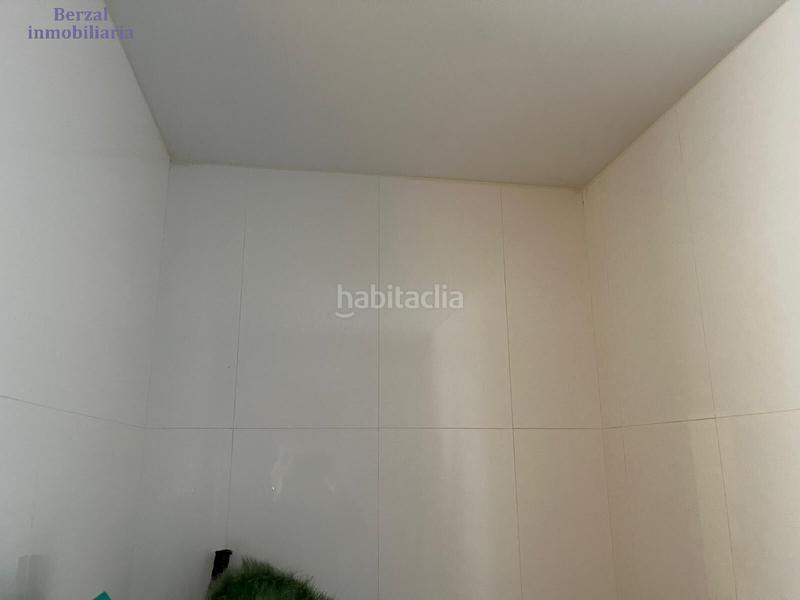 Foto 78e5c373-3831-42bf-a94b-eda0024ee566. Pis amb calefacció aparcament piscina a Los Lirios Logroño