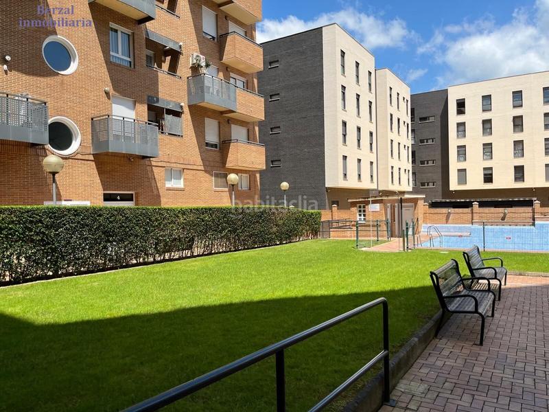 Foto b15a3bd6-fa1c-48dc-9f73-be9379bd18bf. Pis amb calefacció aparcament piscina a Los Lirios Logroño