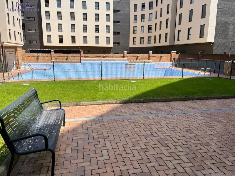 Foto e86a468f-80b7-45af-811f-fd559d6b102d. Pis amb calefacció aparcament piscina a Los Lirios Logroño