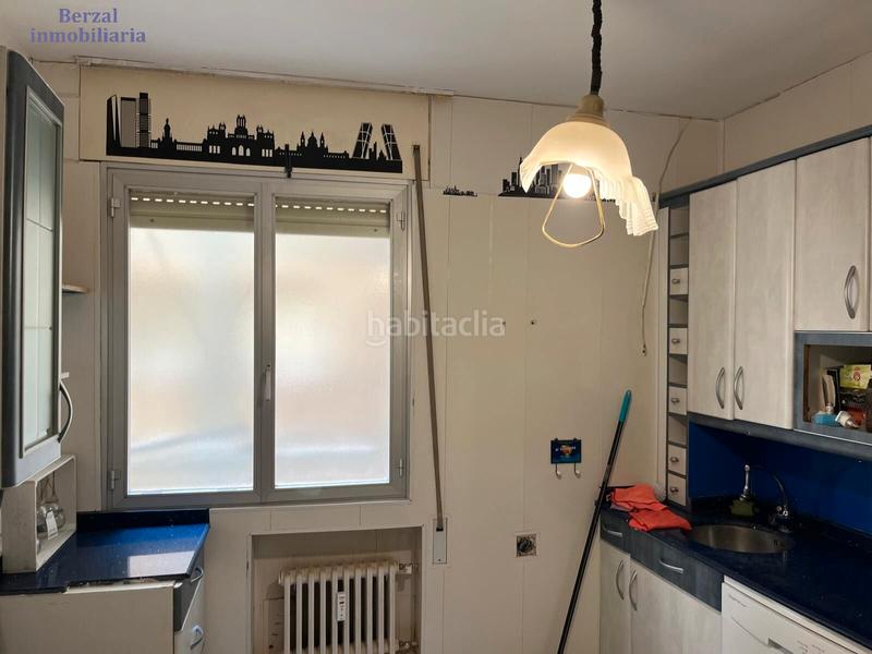 Foto 547e47c8-7b0e-402a-922a-b1bc422e8a29. Piso  orientado al sur, con bonita terraza, seis hb y tres baños. en Logroño