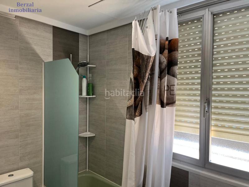 Foto cc470d6e-ba2f-40f6-9a76-4270d612a590. Piso  orientado al sur, con bonita terraza, seis hb y tres baños. en Logroño