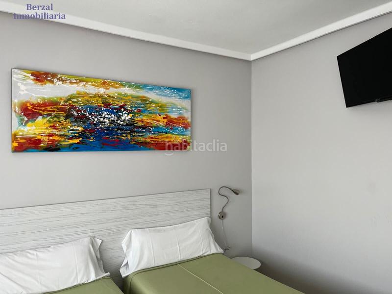 Foto fe9401d4-0519-4aeb-bdcb-ae82f77b3f83. Piso  orientado al sur, con bonita terraza, seis hb y tres baños. en Logroño
