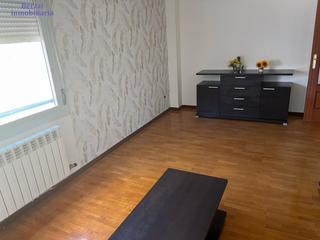 Pis  Calle la cadena. Piso de tres hb, dos baños, salón, cocina. merendero garaje y tr