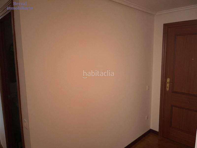 Foto 510f01ec-e36f-4fdd-b344-64667635ad8e. Pis amb calefacció aparcament piscina a La Portalada - Varea Logroño