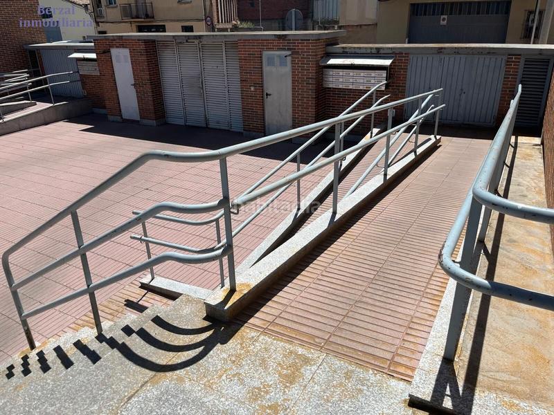 Foto b4ed975d-686b-4321-9f0d-4006b9e21ef6. Pis amb calefacció aparcament piscina a La Portalada - Varea Logroño