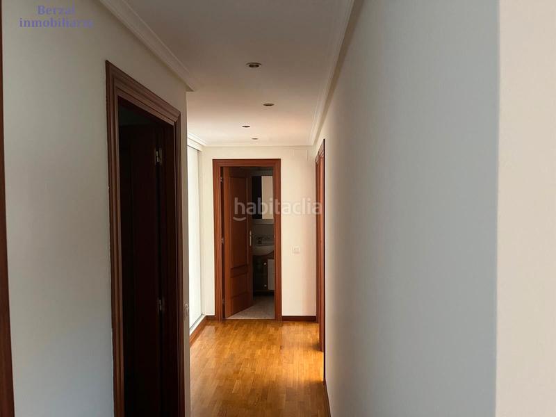 Foto b751bf5f-70d8-4314-8e8c-e55cc77b9ec6. Pis amb calefacció aparcament piscina a La Portalada - Varea Logroño