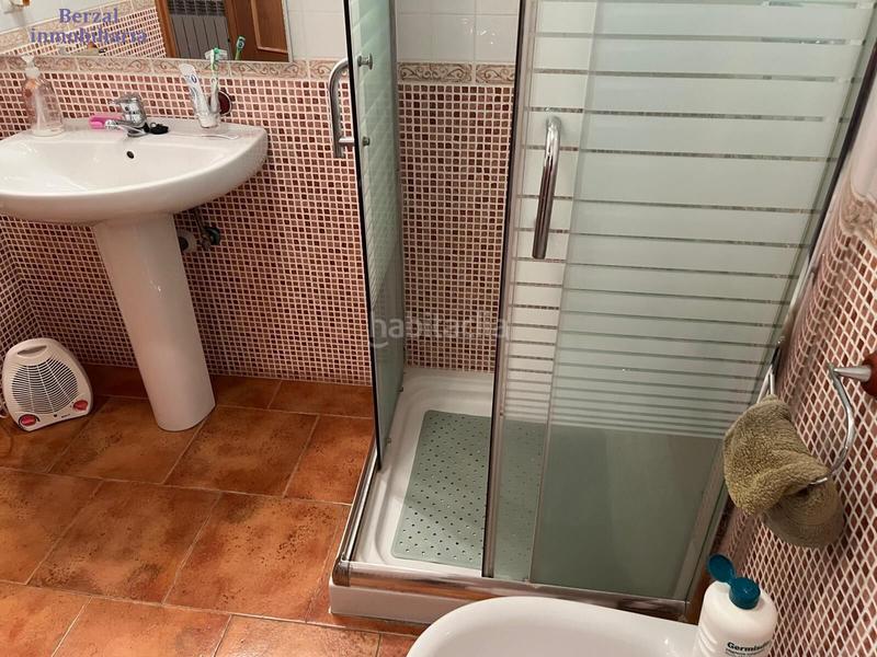 Foto bac0fd23-7530-4f86-aec4-cb5b300ddd53. Reihenhaus mit heizung parking in Galilea