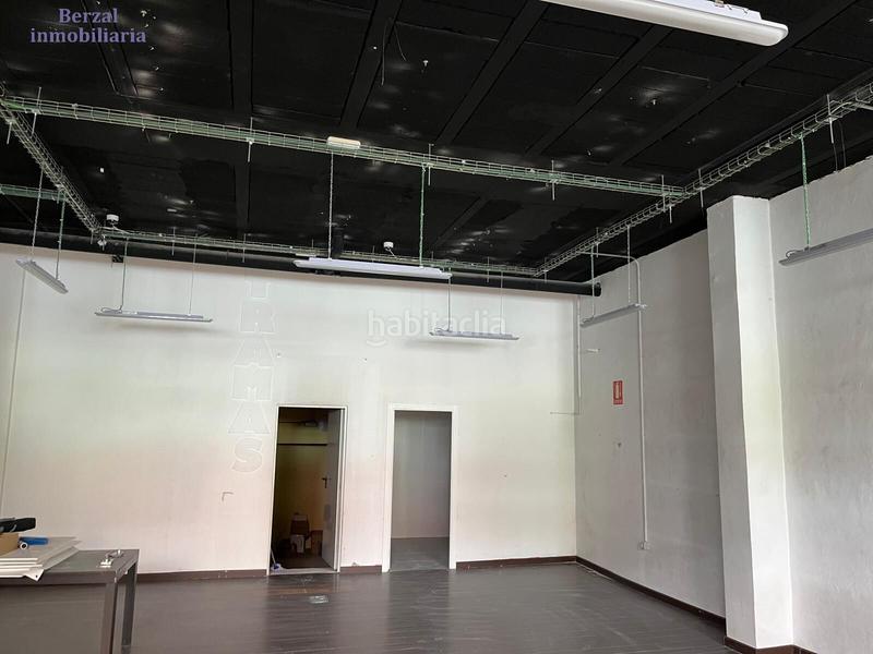 Foto c92a6e7d-cad6-4b94-833f-ccbd8e223db4. Alquiler local comercial local diafano, orientación oeste, muy centrico. en Logroño