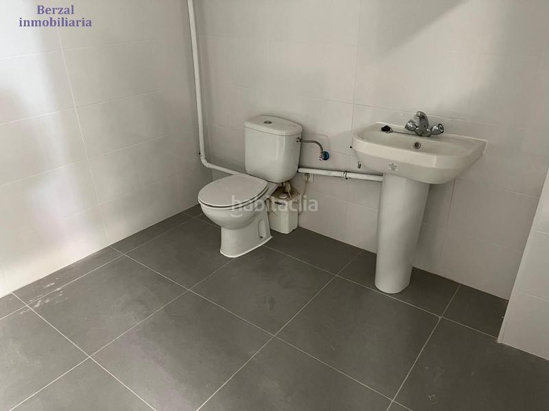 Foto e3fb442e-06df-40f2-91e3-fb2d3d23d7f0. Alquiler local comercial local diafano, orientación oeste, muy centrico. en Logroño