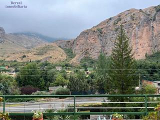 Maison  Calle sorzano. Casa en parcela de casi cuatro mil metros, con piscina, jardin,