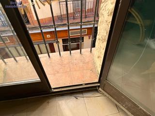 Pis  Calle de san juan. Piso en la mítica calle san juan, para reformar a gusto. tres ha
