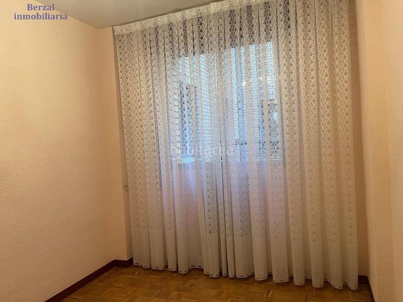 Foto 04604440-c233-4192-98e9-70b1767eac4e. Flat with heating parking in Residencia Logroño