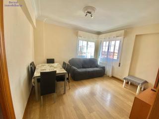 Appartement  Avenida pío xii. Amplio y acogedor piso en la zona centro, logroño