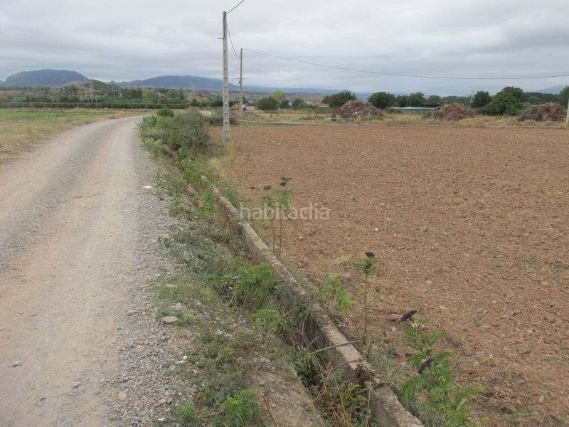 Foto b738dce4-ccf2-4885-bf07-63a375fff3ab. Finca rústica a Villamediana de Iregua