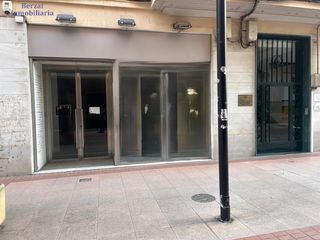 Lloguer Local Comercial a Gran Via. Amplio local comercial en el corazón de logroño