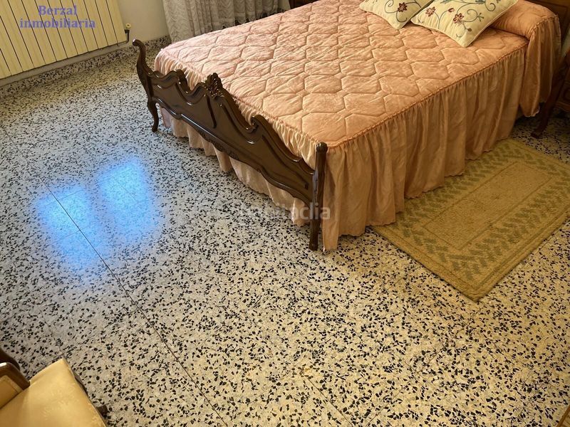 Foto d93548c5-e14a-40d3-a92a-865772d431d8. Casa amb aparcament a Ventosa