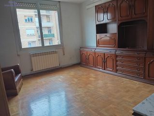 Etagenwohnung  Avenida de la paz. Piso en venta en logroño  zona universidad