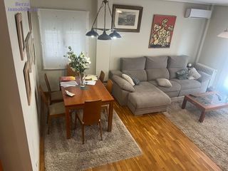 Casa a schiera  Avenida burgos. Magnífico chalet adosado en avda. de burgos en logroño, la rioja