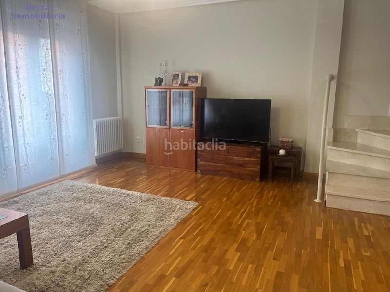 Foto d3ba0413-3802-41fc-90ee-92f7f35a307b. Casa adossada amb calefacció aparcament piscina a Logroño
