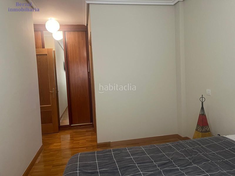 Foto ecfd5aad-7a64-4dff-9311-f5c11e0c88f1. Casa adossada amb calefacció aparcament piscina a Logroño
