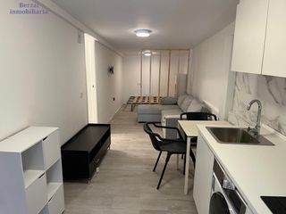 Lloguer Loft  Calle calle piqueras. Vivienda tipo loft, diáfana completamente, baño con ducha