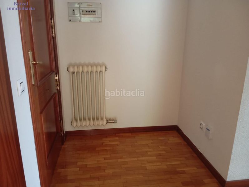 Foto f019b64b-23c8-4245-9e89-3a6ec9ee5bba. Pis amb calefacció aparcament a Cascajos - Piqueras Logroño