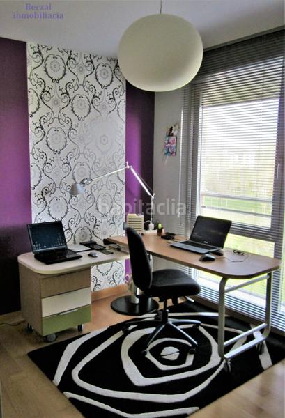 Foto dda0e251-c96f-48a0-96fe-98f90be1153f. Pis amb calefacció aparcament a San Adrián Logroño