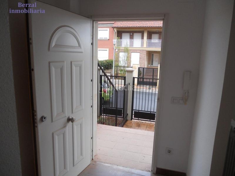 Foto 1c56e6f4-3e36-4f51-b631-1c5135080080. Reihenhaus mit heizung parking in Navarrete