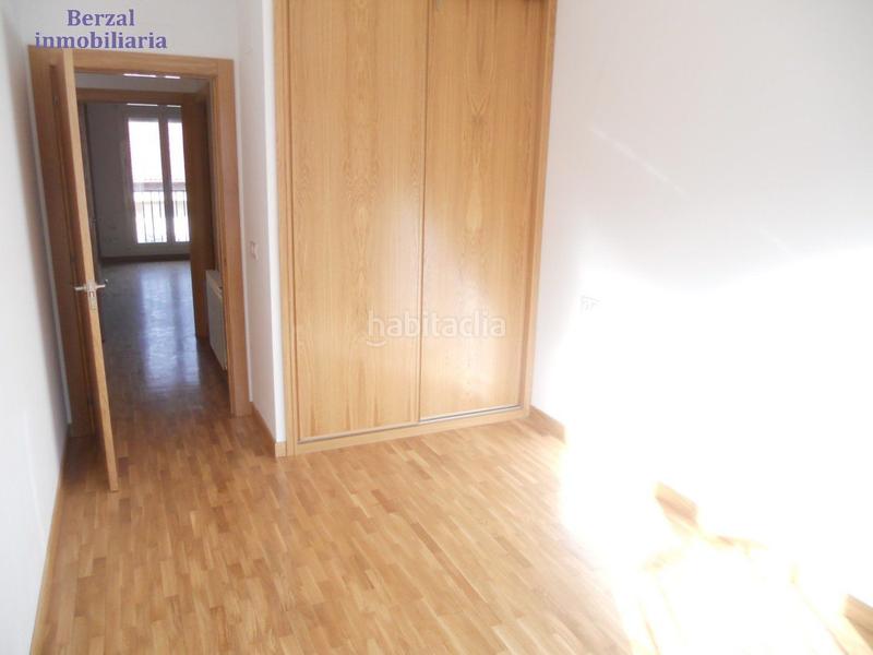 Foto 333e9c8d-6650-4c8b-b92d-a184354d7539. Reihenhaus mit heizung parking in Navarrete