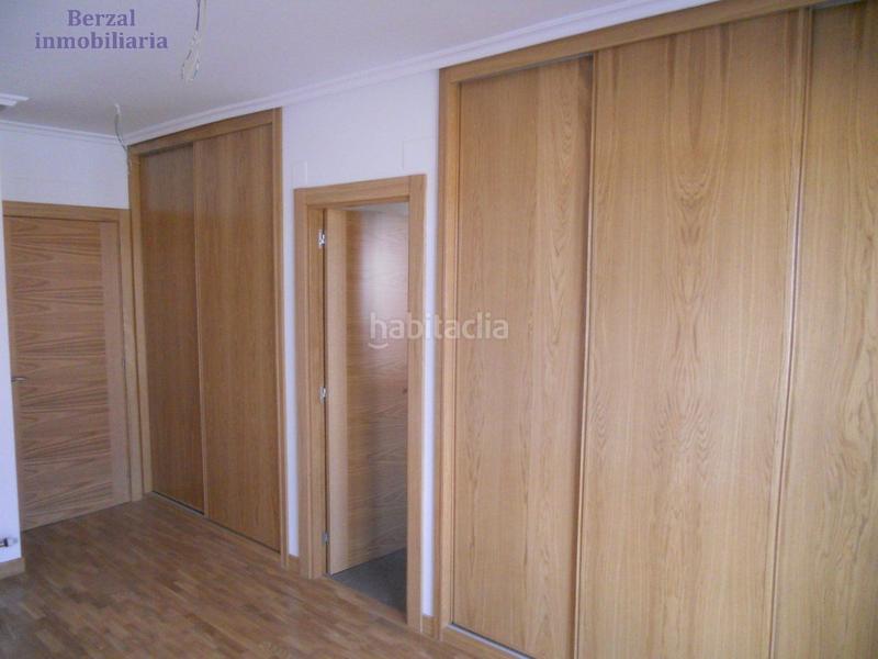 Foto 95cc1c11-d03d-43ea-b0a7-0222f60984e9. Reihenhaus mit heizung parking in Navarrete