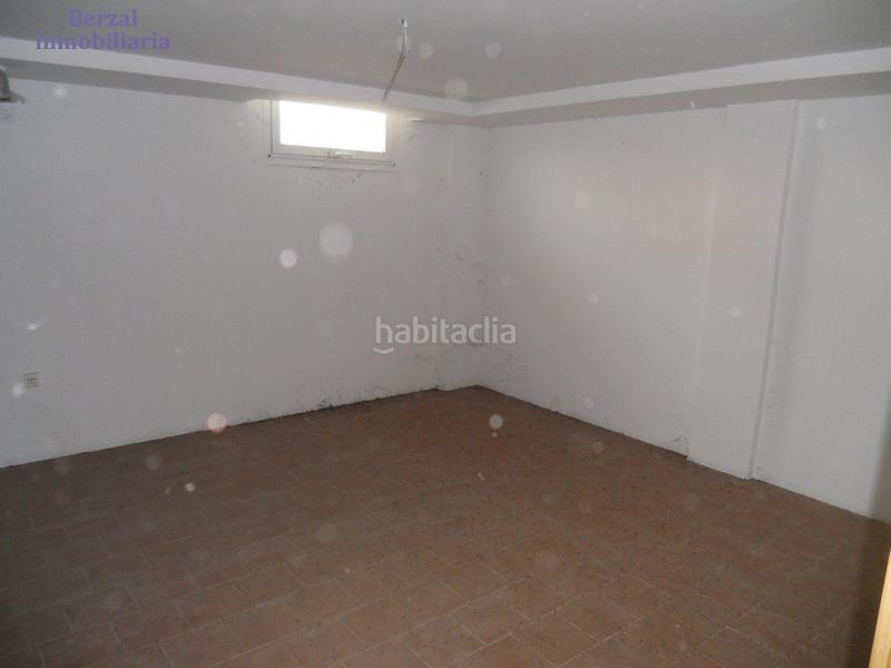 Foto e0066636-f55f-493f-a356-5b727360d993. Reihenhaus mit heizung parking in Navarrete