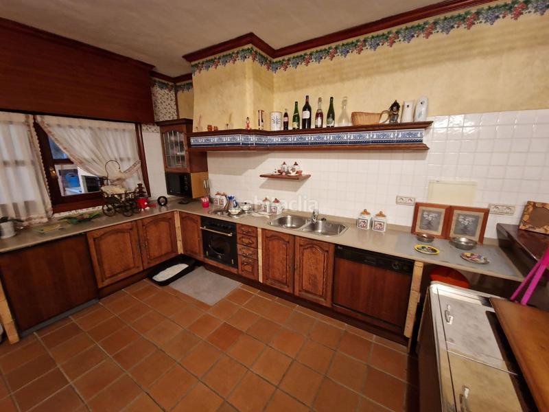 Foto 2014b68f-0b6a-4dae-8913-f3652f471bf9. Maison jumelée avec parking dans Mungia