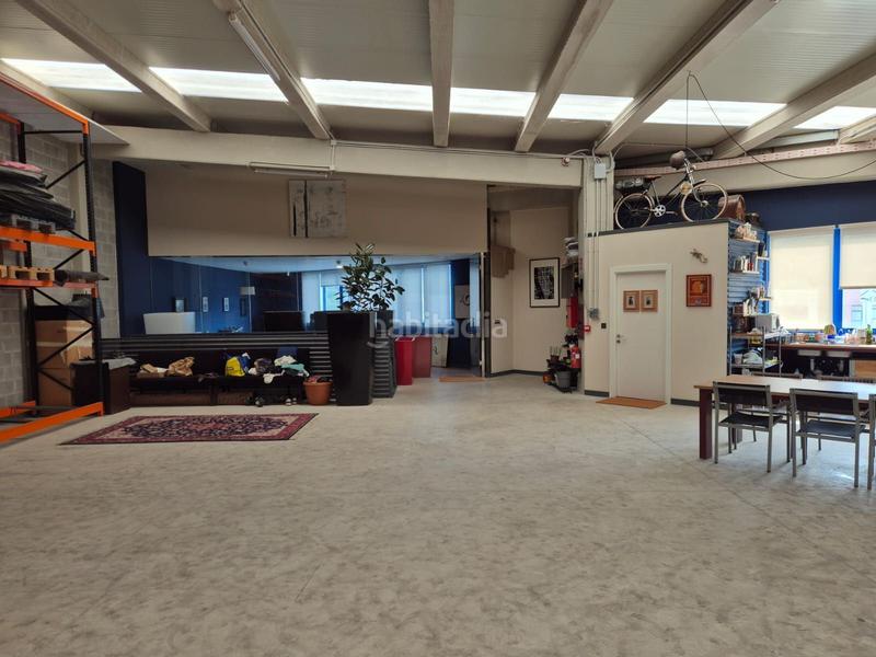 Foto 8383f435-6433-40dd-a5cf-e7e9cde6e471. Bâtiment à usage industriel dans Mungia