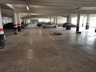 Parking voiture à Mungia