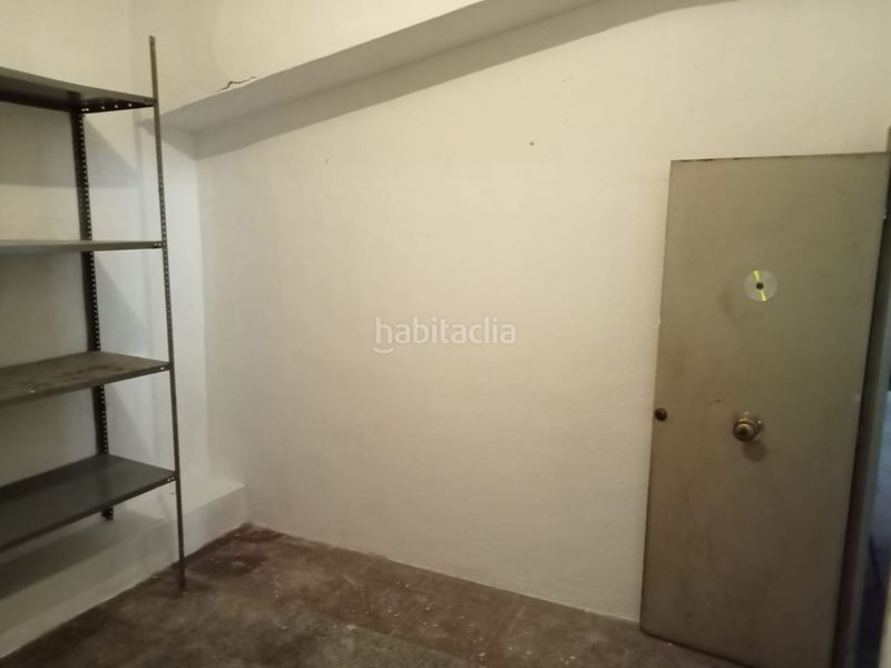 Foto ec0c0372-b2ef-490d-820b-e3e8cc71292f. Aparcament cotxe a Mungia