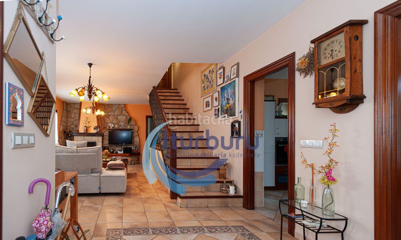 Foto 4756e6e3-2996-4a15-a633-52cf8a598284. Casa amb calefacció aparcament a Zamudio